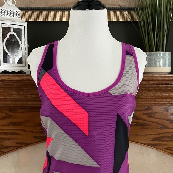 Nike Dri-Fit Geometric Racerback Activewear Tank Top Sz. L - Picture 2 of 10